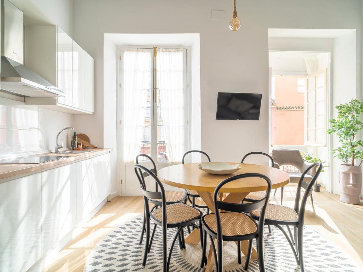 Sanders Lavender - Delightful Two-Bedroom Apartment Downtown Málaga Eksteriør billede