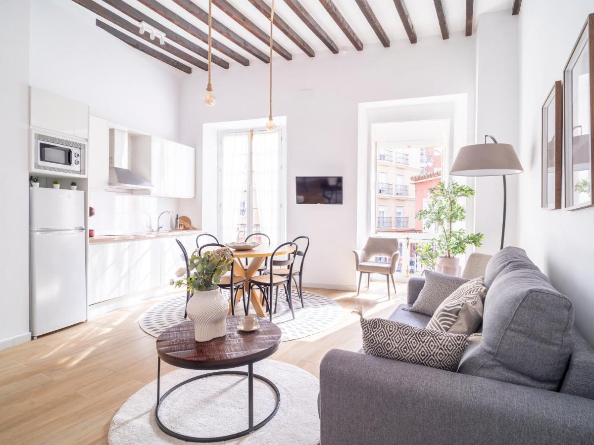 Sanders Lavender - Delightful Two-Bedroom Apartment Downtown Málaga Eksteriør billede