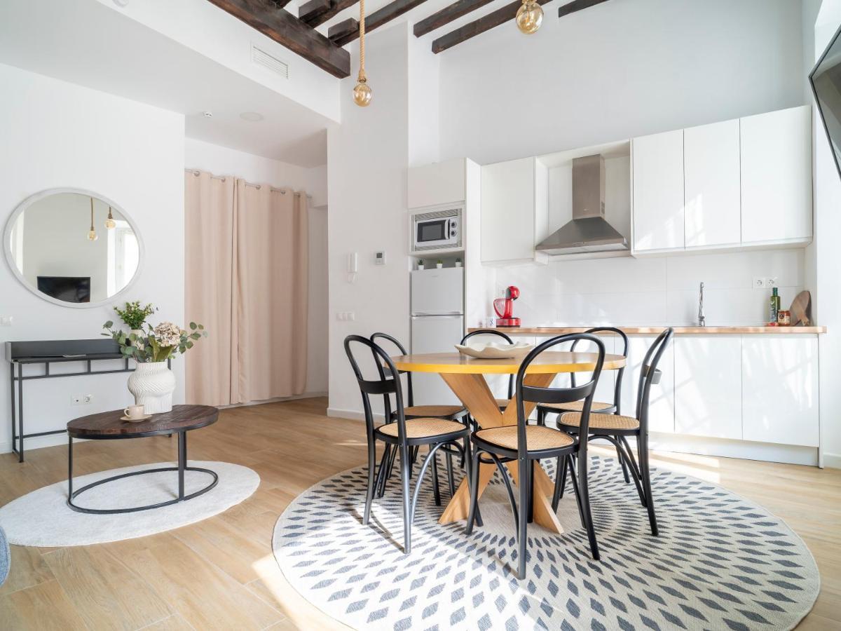 Sanders Lavender - Delightful Two-Bedroom Apartment Downtown Málaga Eksteriør billede